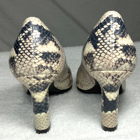 NEW Stuart Weitzman Adria Python-Embossed Pumps - Picture 4 of 13